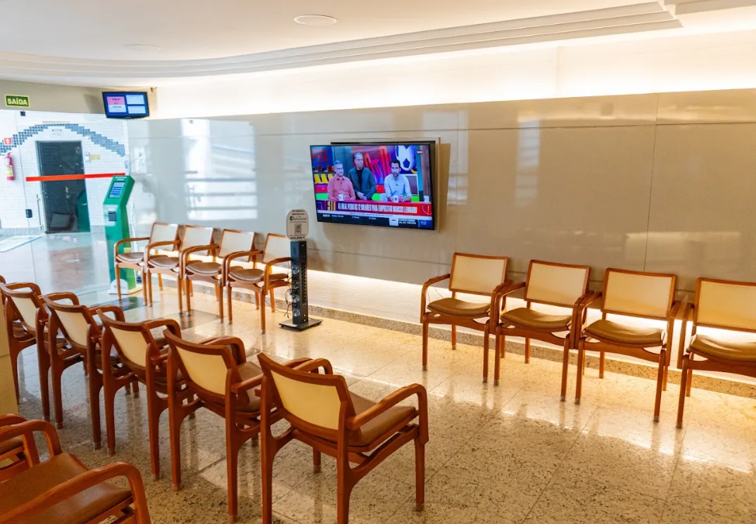 Recepção da clínica oftalmológica na Asa Sul
